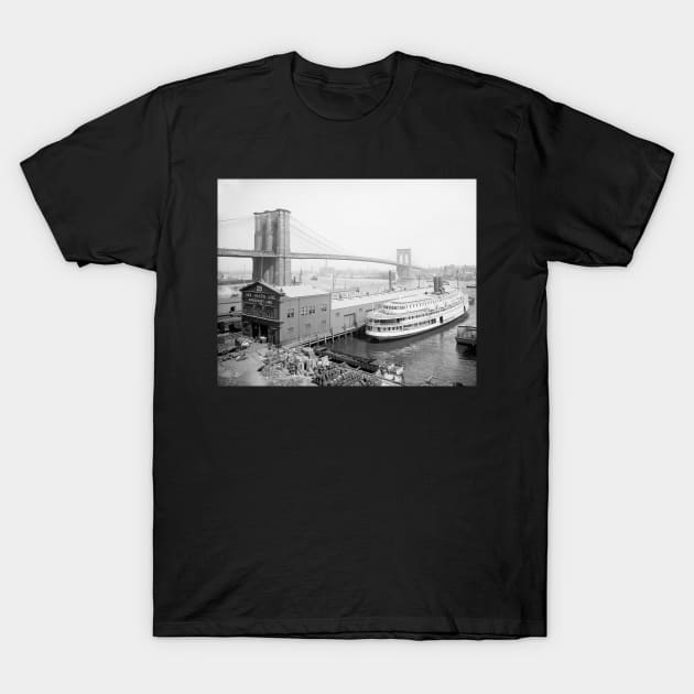 Brooklyn Bridge and Docks, 1905. Vintage Photo T-Shirt by historyphoto